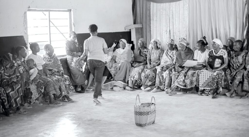 Encuentro con un grupo de mujeres, fotografía de Agrónomos Sin Fronteras